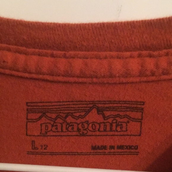 Child’s Patagonia Shirt - Picture 3 of 5